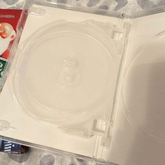 Classic Christmas Favorites DVD Set *CD’s NOT included* - Picture 7 of 9